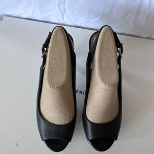 NINE WEST / SIZE 9 / BLACK LEATHER DRESS SHOES